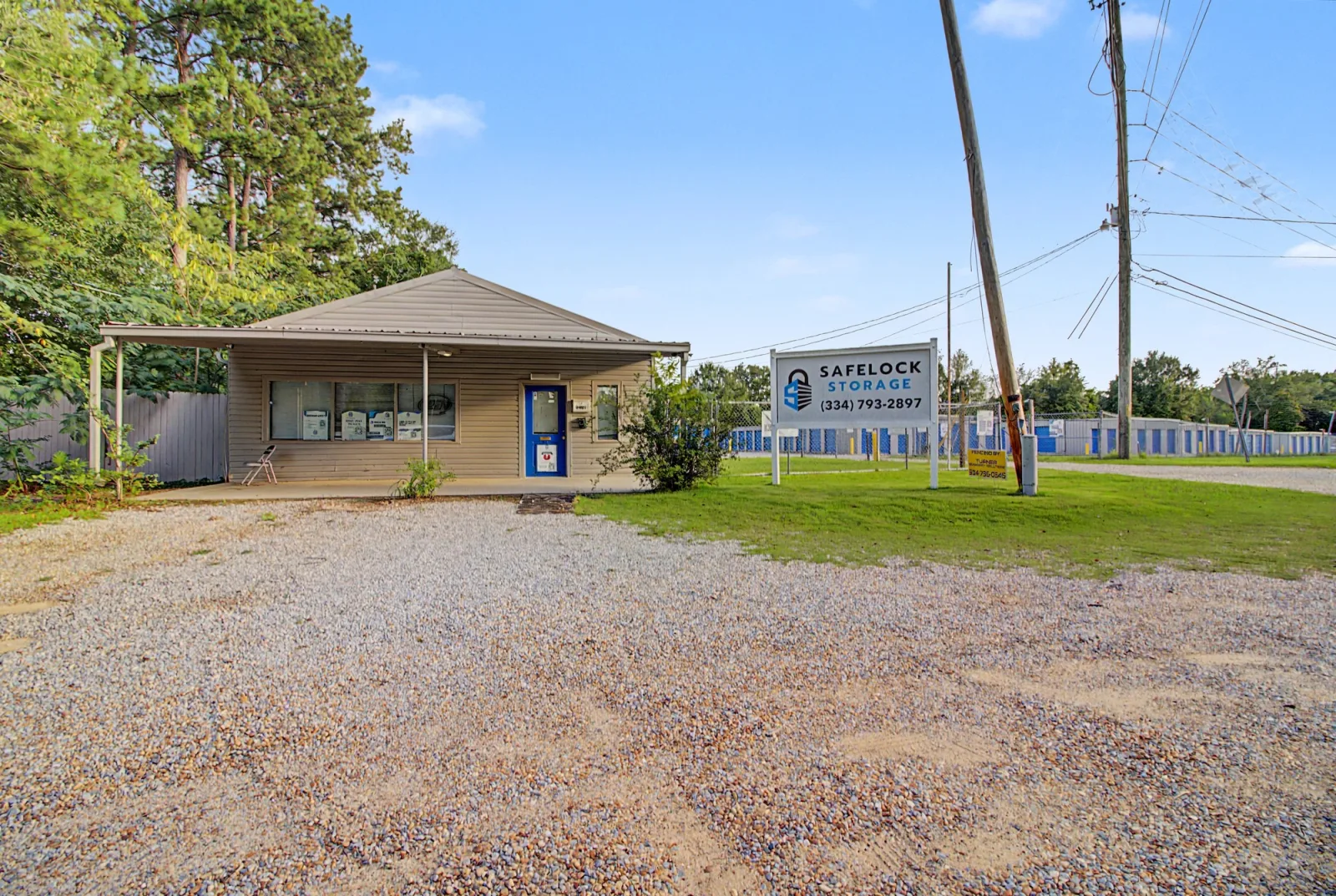 Safelock Storage rental office and customer entrance in Dothan, Alabama